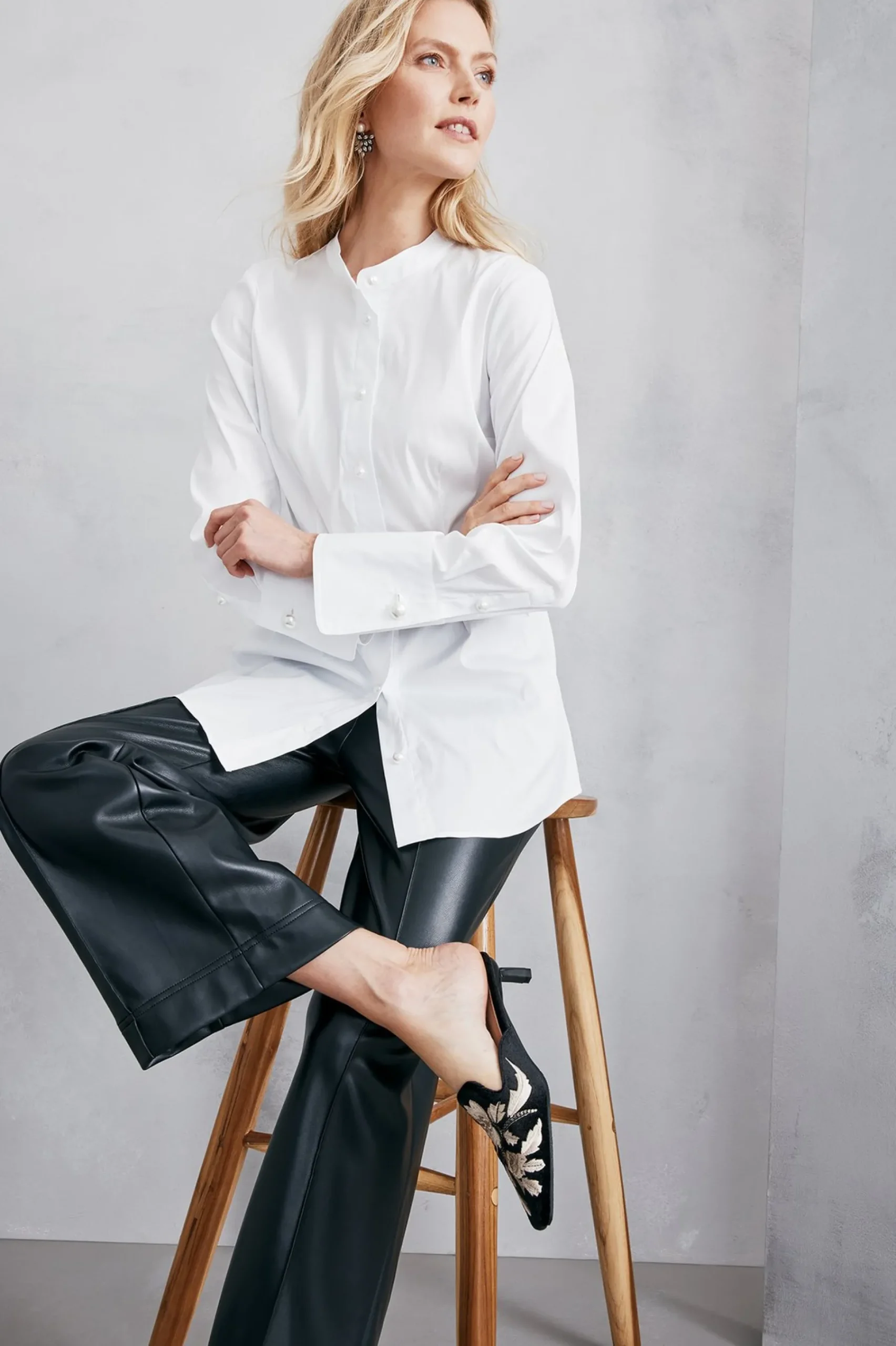 amia_shirt_3.webp Feminine Flourish | long sleeve-Soft Surroundings Amia Shirt White