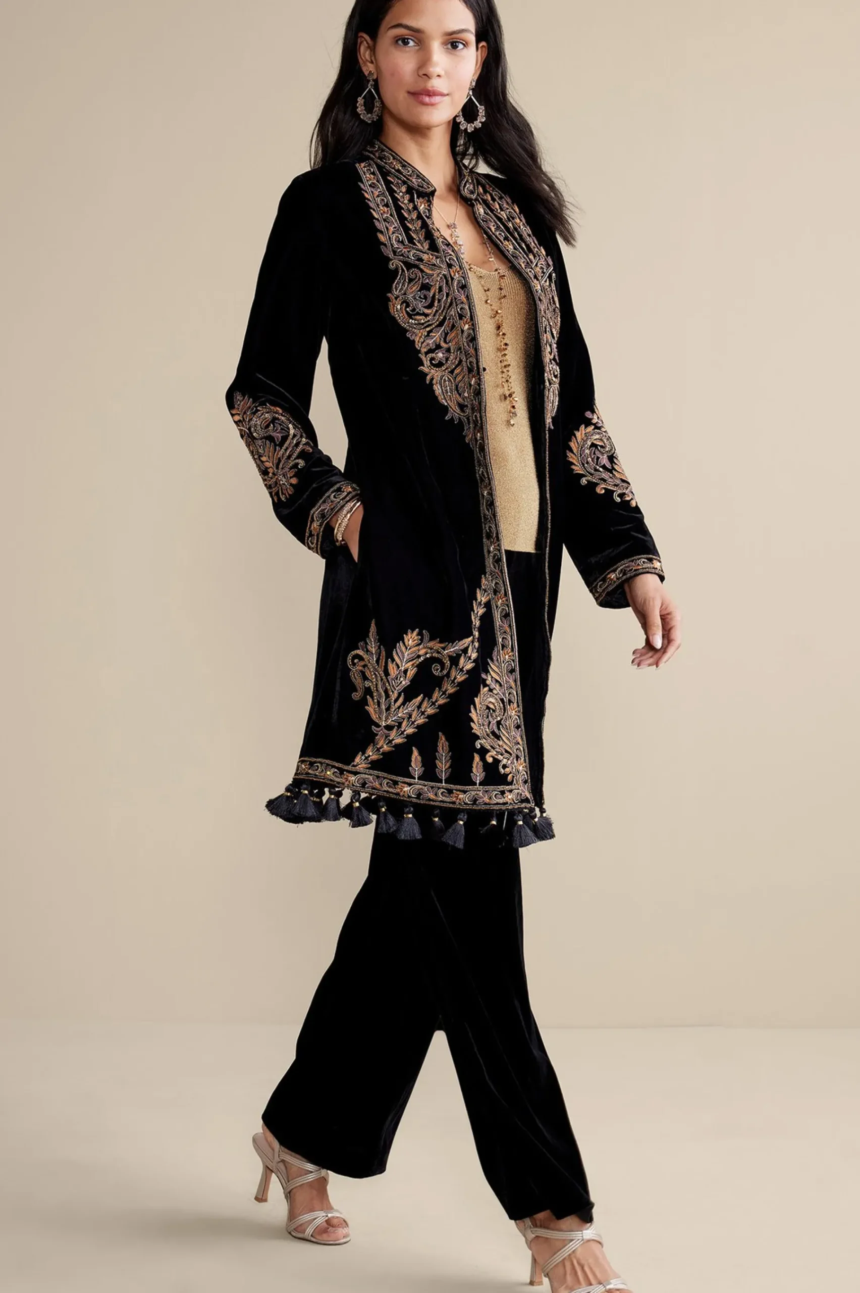 belcastel_jacket_1.webp EVelvet Styles | Global Artistry-Soft Surroundings Belcastel Jacket Black/Gold