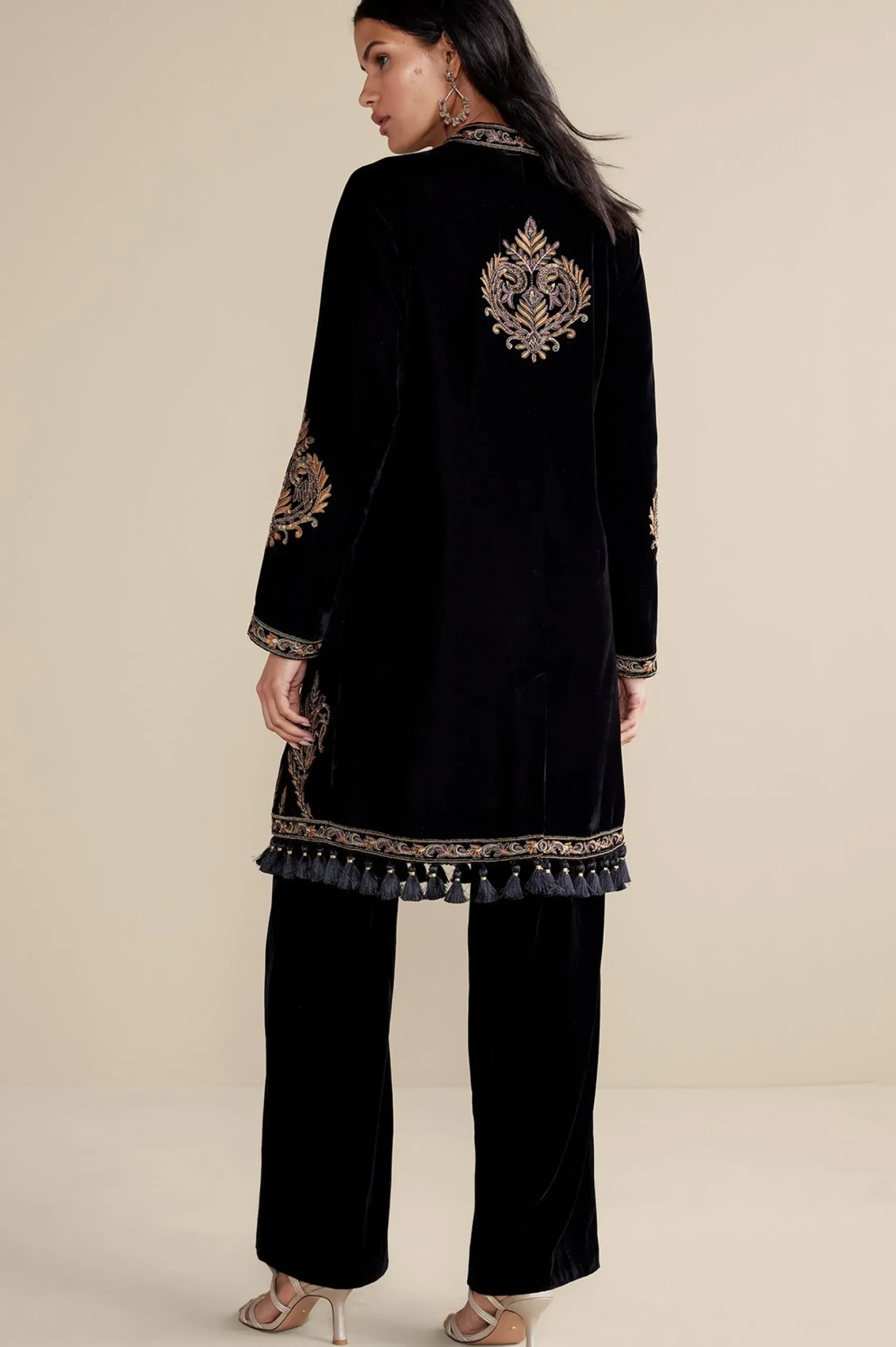 belcastel_jacket_2.webp EVelvet Styles | Global Artistry-Soft Surroundings Belcastel Jacket Black/Gold