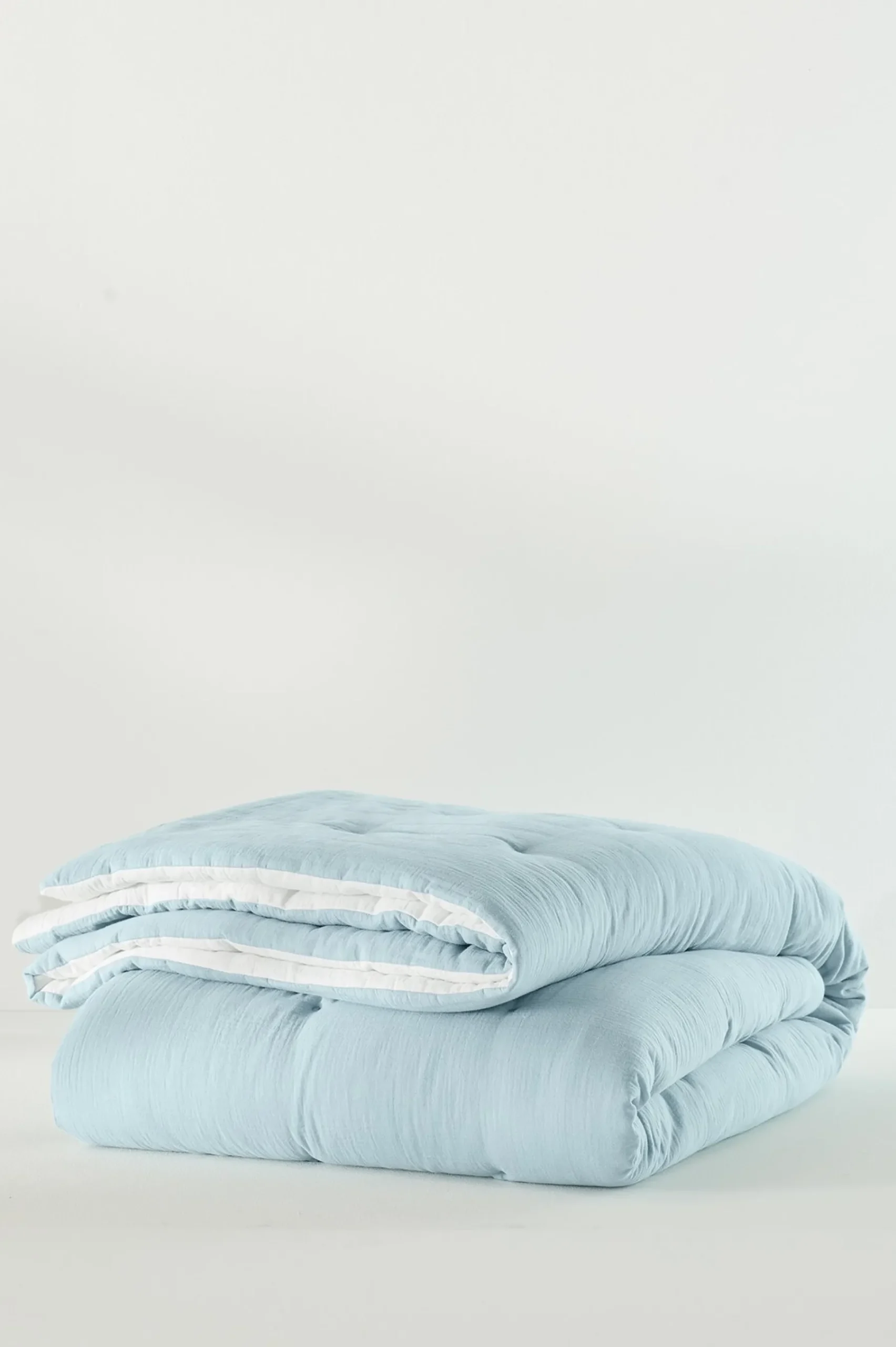 ivy_may_reversible_gauze__0.webp comforters-Soft Surroundings Ivy May Reversible Gauze Comforter Indigo & White