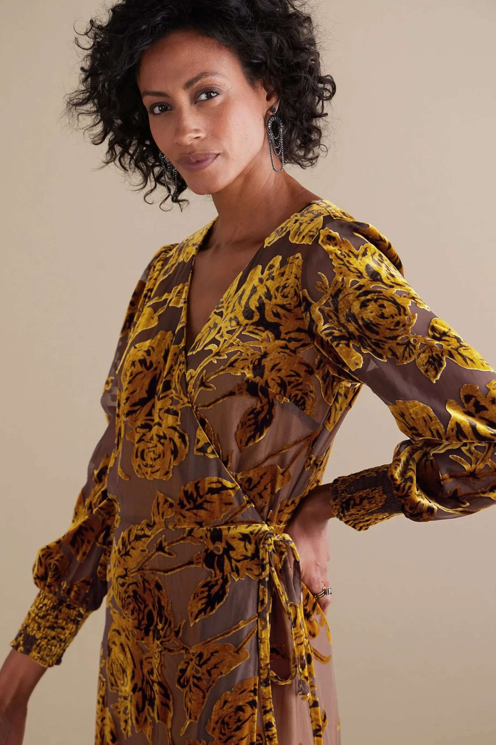 jamila_velvet_dress_4.webp Feminine Flourish | EVelvet Styles-Soft Surroundings Jamila Velvet Dress Neutral Floral