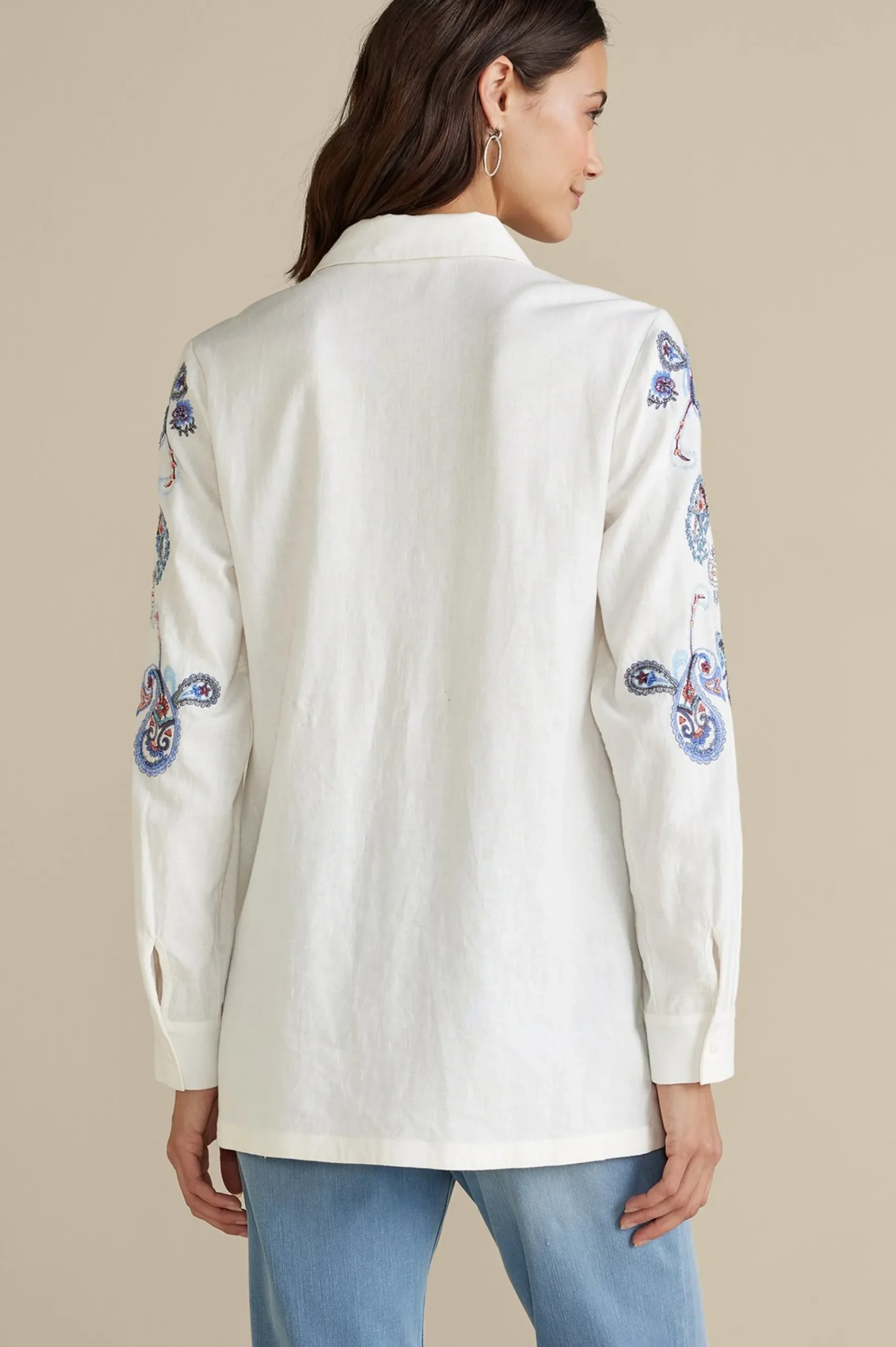nadia_linen_blend_shirt_2.webp Feminine Flourish | Into The Blues-Soft Surroundings Nadia Linen Blend Shirt Grey/Blue Bandana Paisley