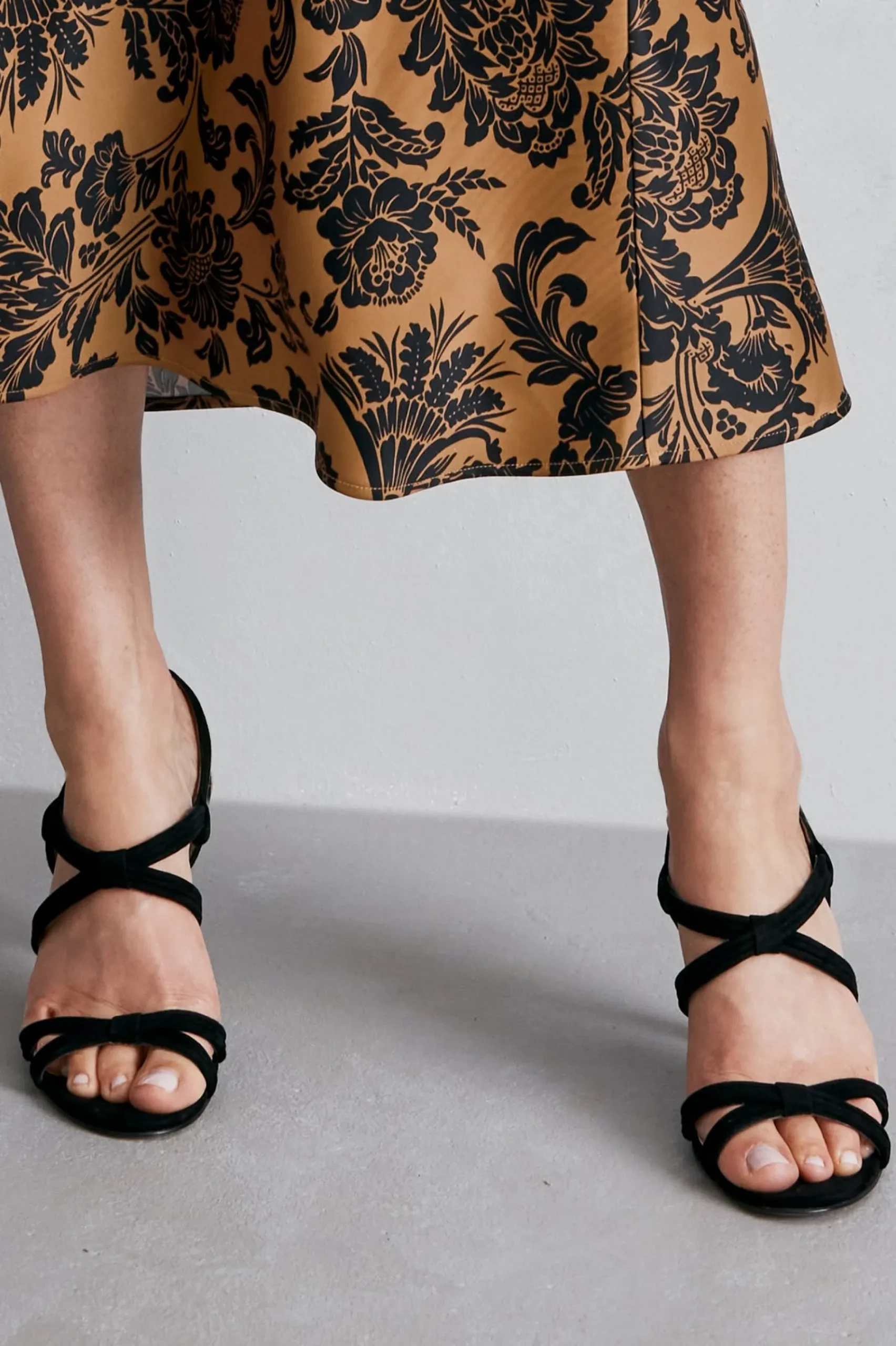 pelle_moda_wayve_strappy__1.webp sandals-Soft Surroundings Pelle Moda Wayve Strappy Sandal Black