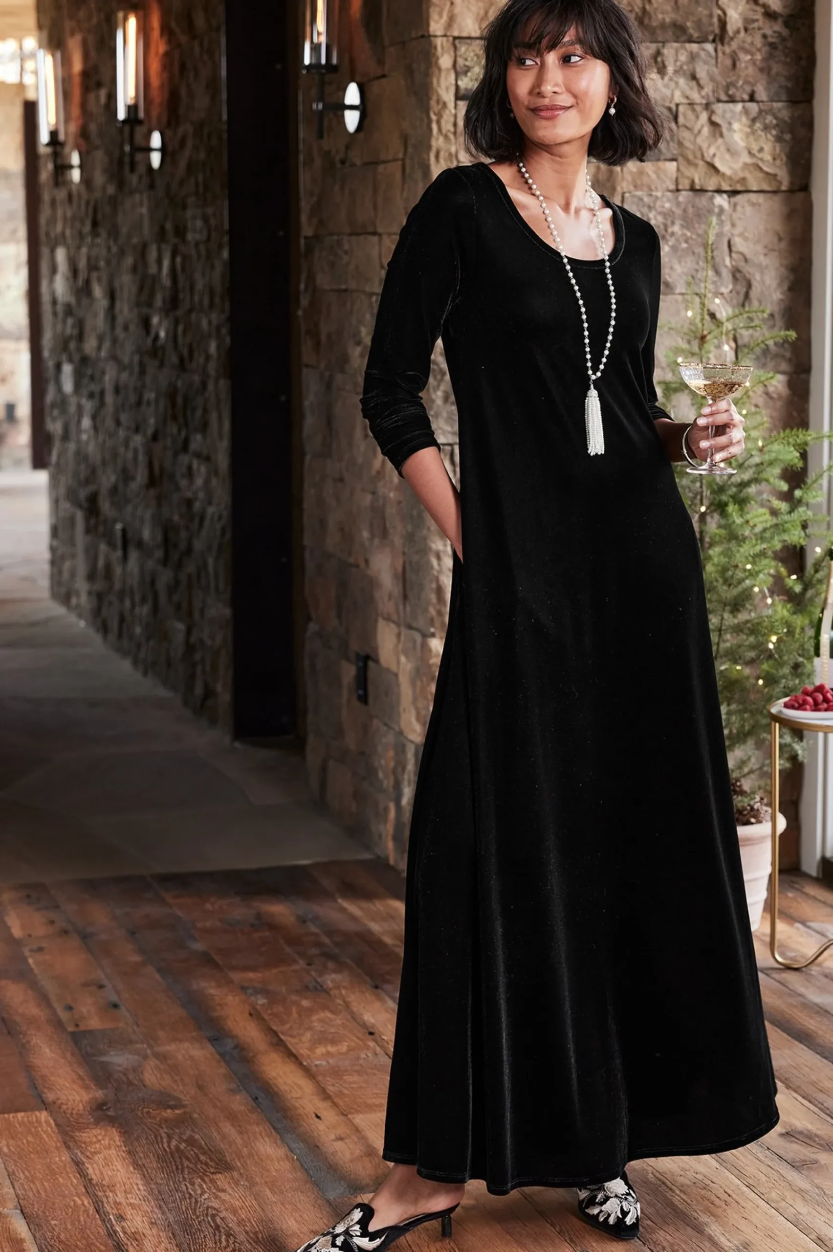 santiago_stretch_velvet_d_3.webp Feminine Flourish | EVelvet Styles-Soft Surroundings Santiago Stretch Velvet Dress Black