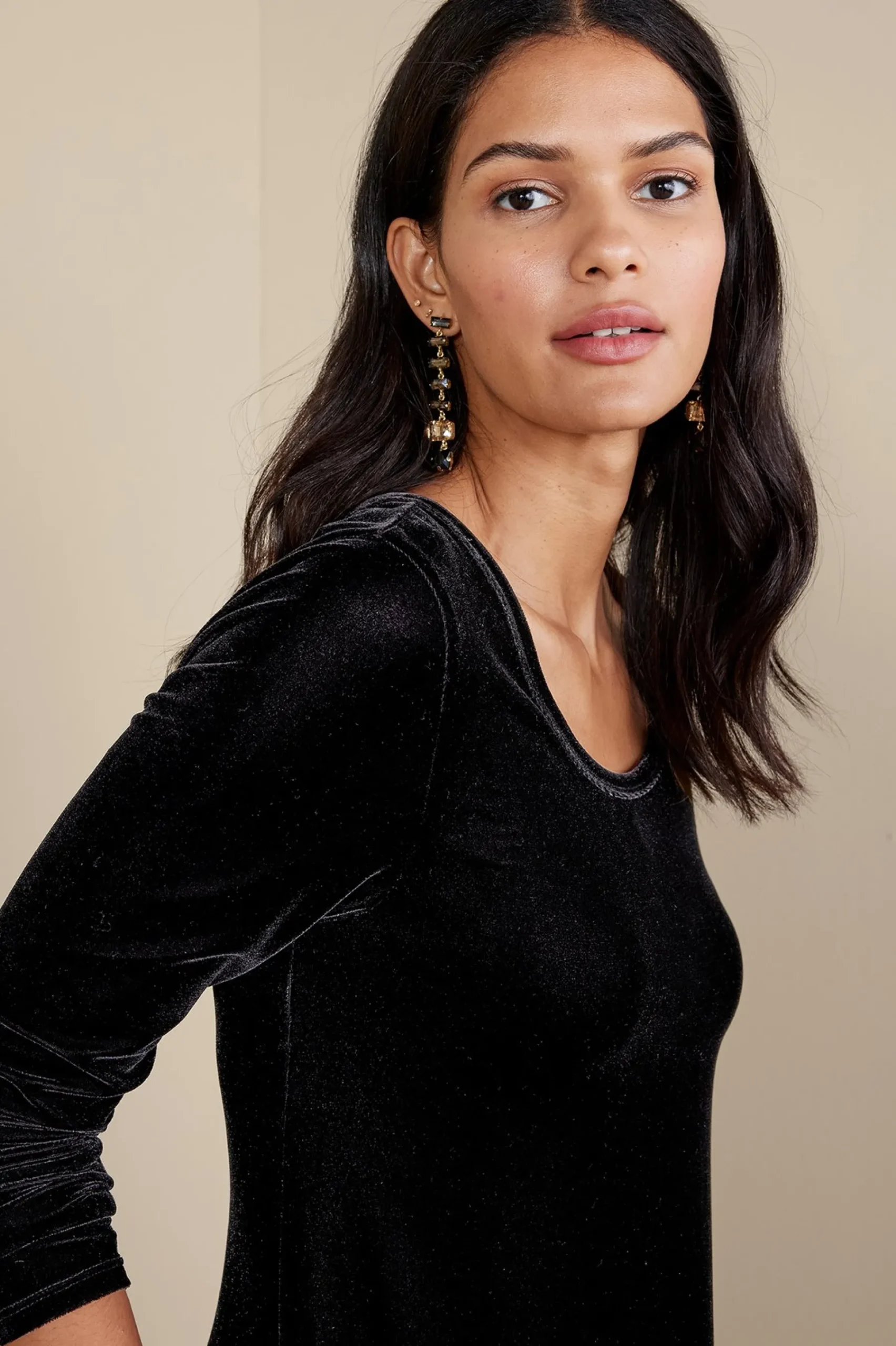 santiago_stretch_velvet_d_4.webp Feminine Flourish | EVelvet Styles-Soft Surroundings Santiago Stretch Velvet Dress Black