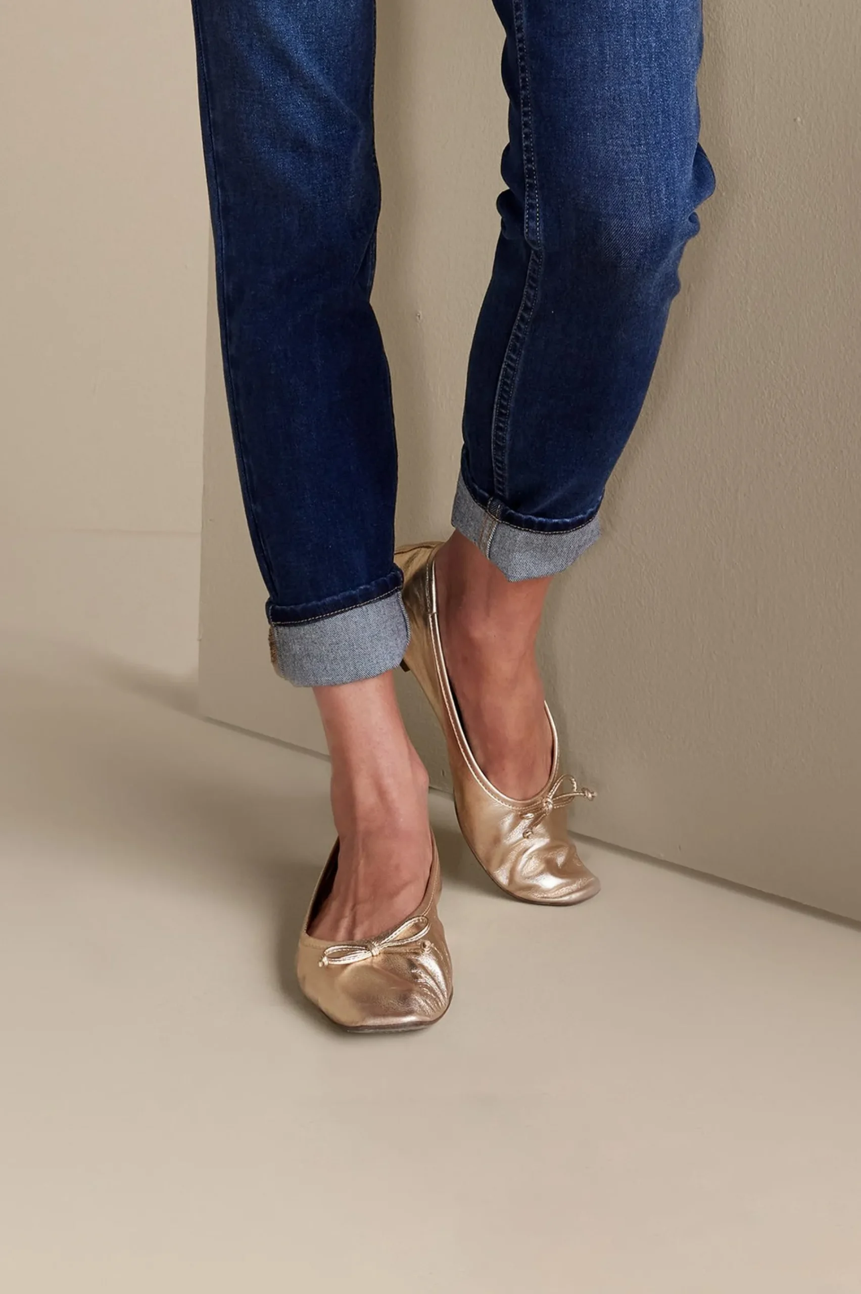 schutz_arissa_bow_ballet__2.webp flats-Soft Surroundings Schutz Arissa Bow Ballet Flat Navy Moon