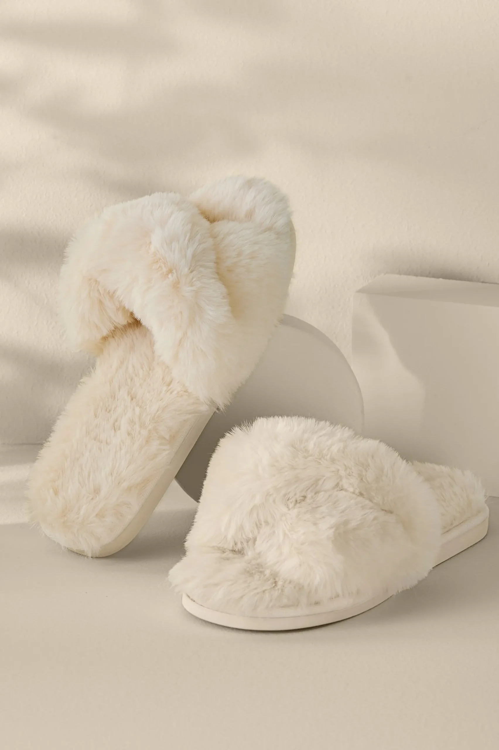 shiraleah_stowe_slippers_0.webp socks & slippers-Soft Surroundings Shiraleah Stowe Slippers Ivory