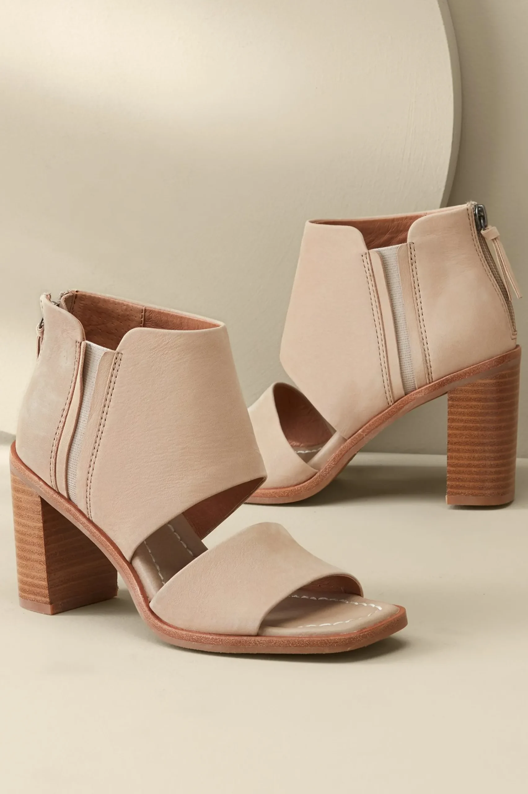sofft_sinclair_cutout_san_1.webp sandals-Soft Surroundings Sofft Sinclair Cutout Sandal Lenox Tan