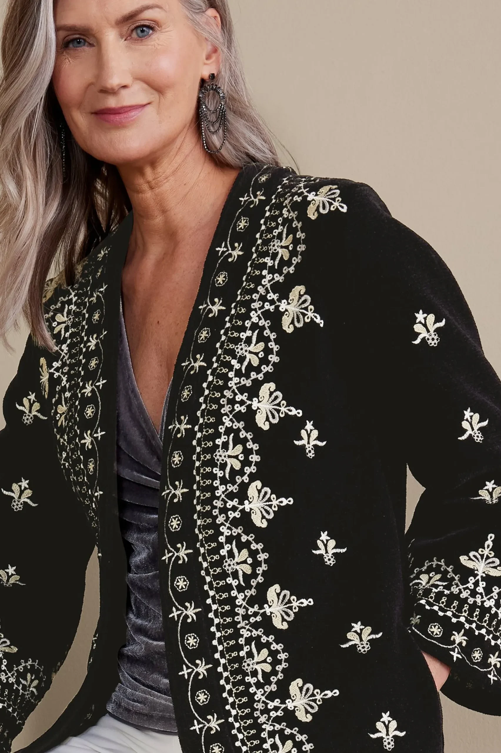 tamaya_kimono_0.webp Feminine Flourish | EVelvet Styles-Soft Surroundings Tamaya Kimono Black