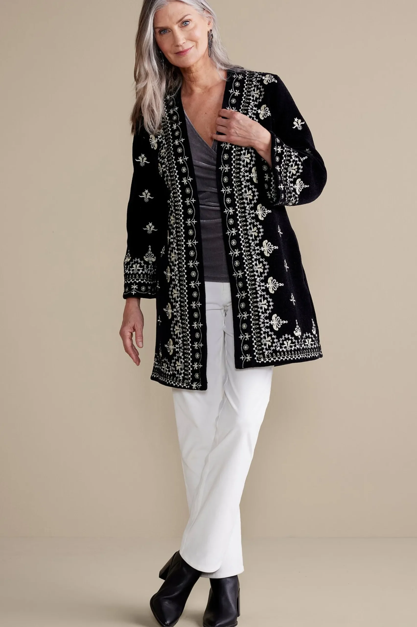 tamaya_kimono_1.webp Feminine Flourish | EVelvet Styles-Soft Surroundings Tamaya Kimono Black
