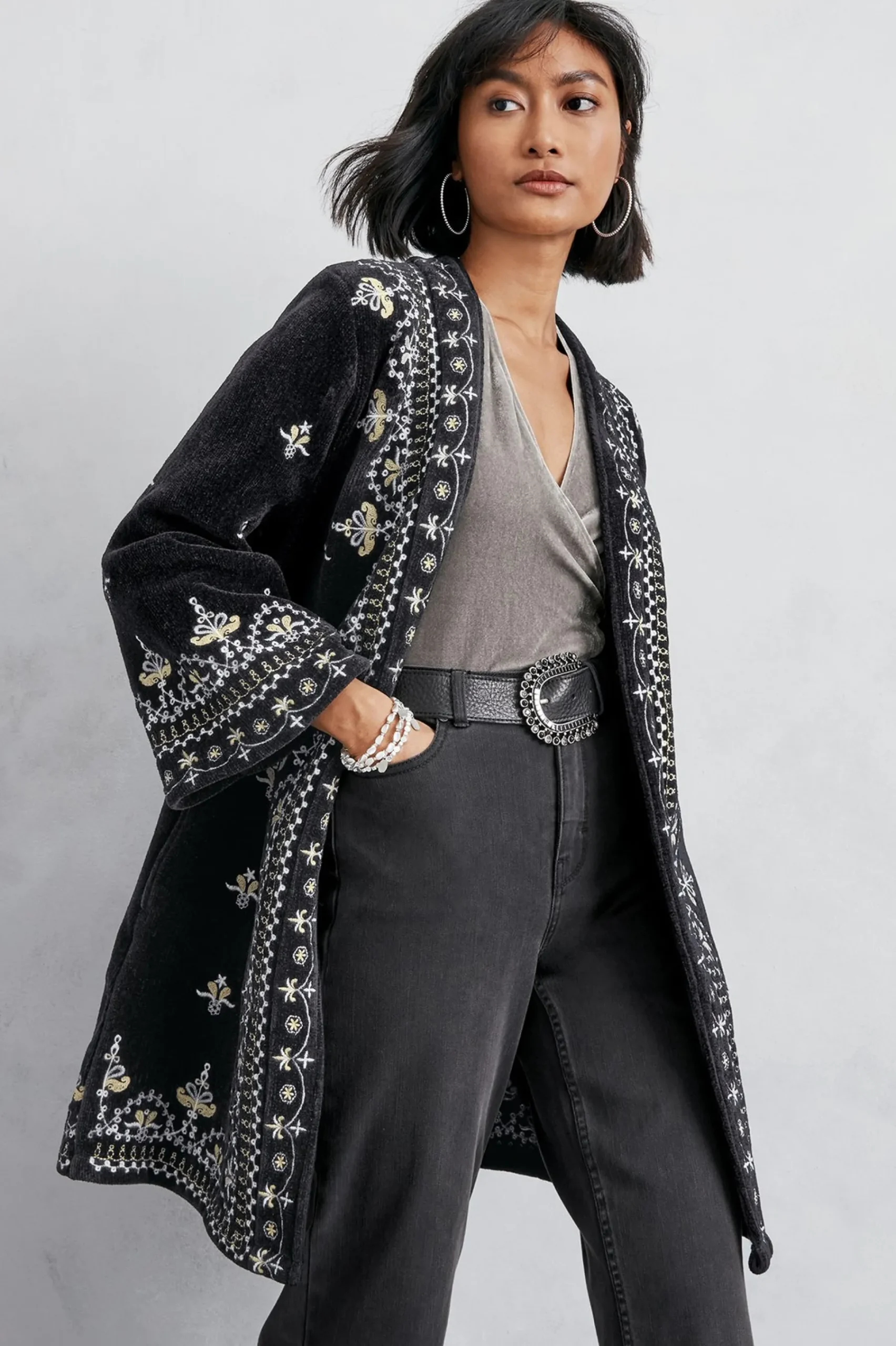 tamaya_kimono_3.webp Feminine Flourish | EVelvet Styles-Soft Surroundings Tamaya Kimono Black