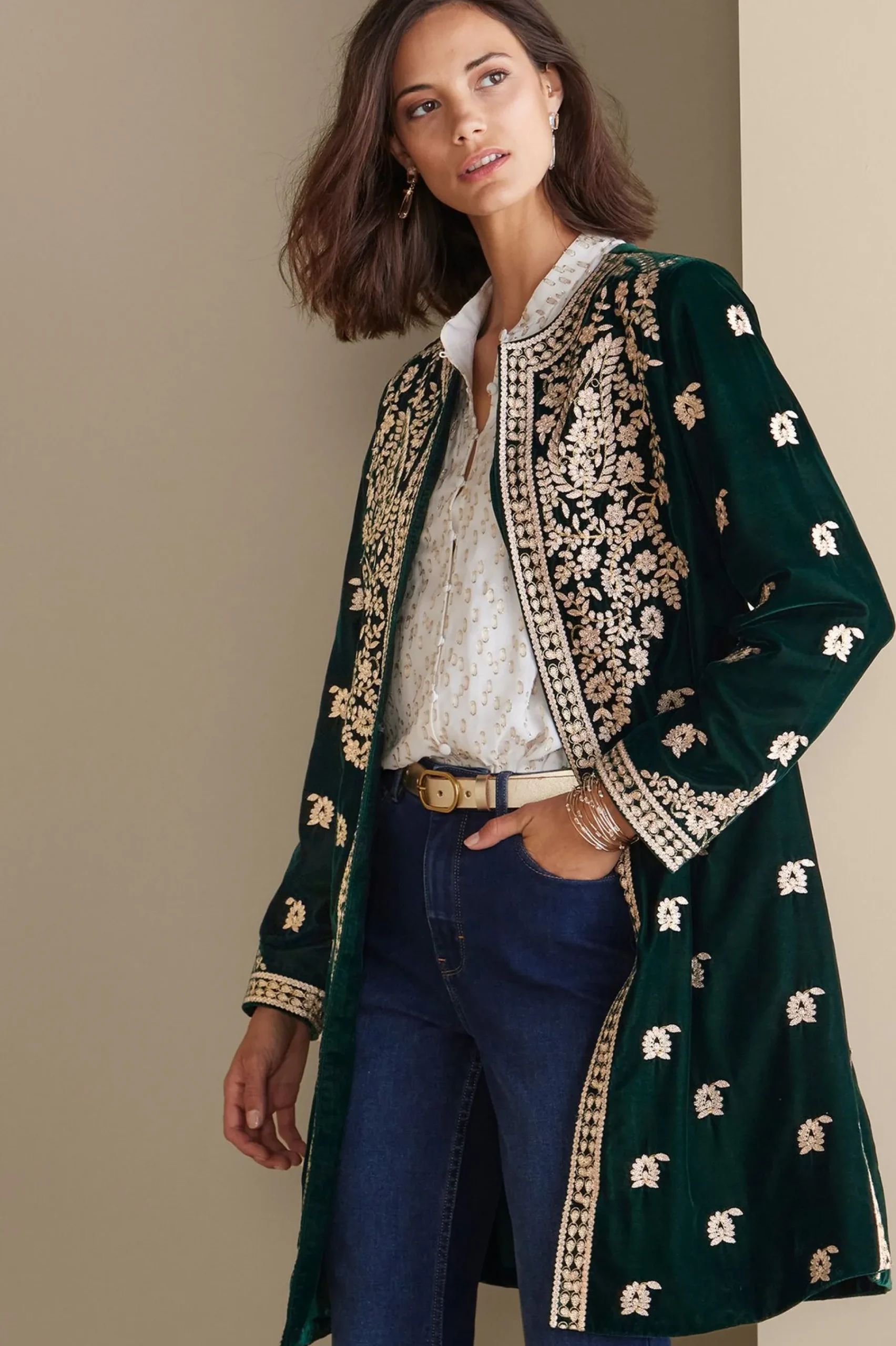 tatianna_velvet_jacket_0.webp Feminine Flourish | EVelvet Styles-Soft Surroundings Tatianna Velvet Jacket Emerald Green