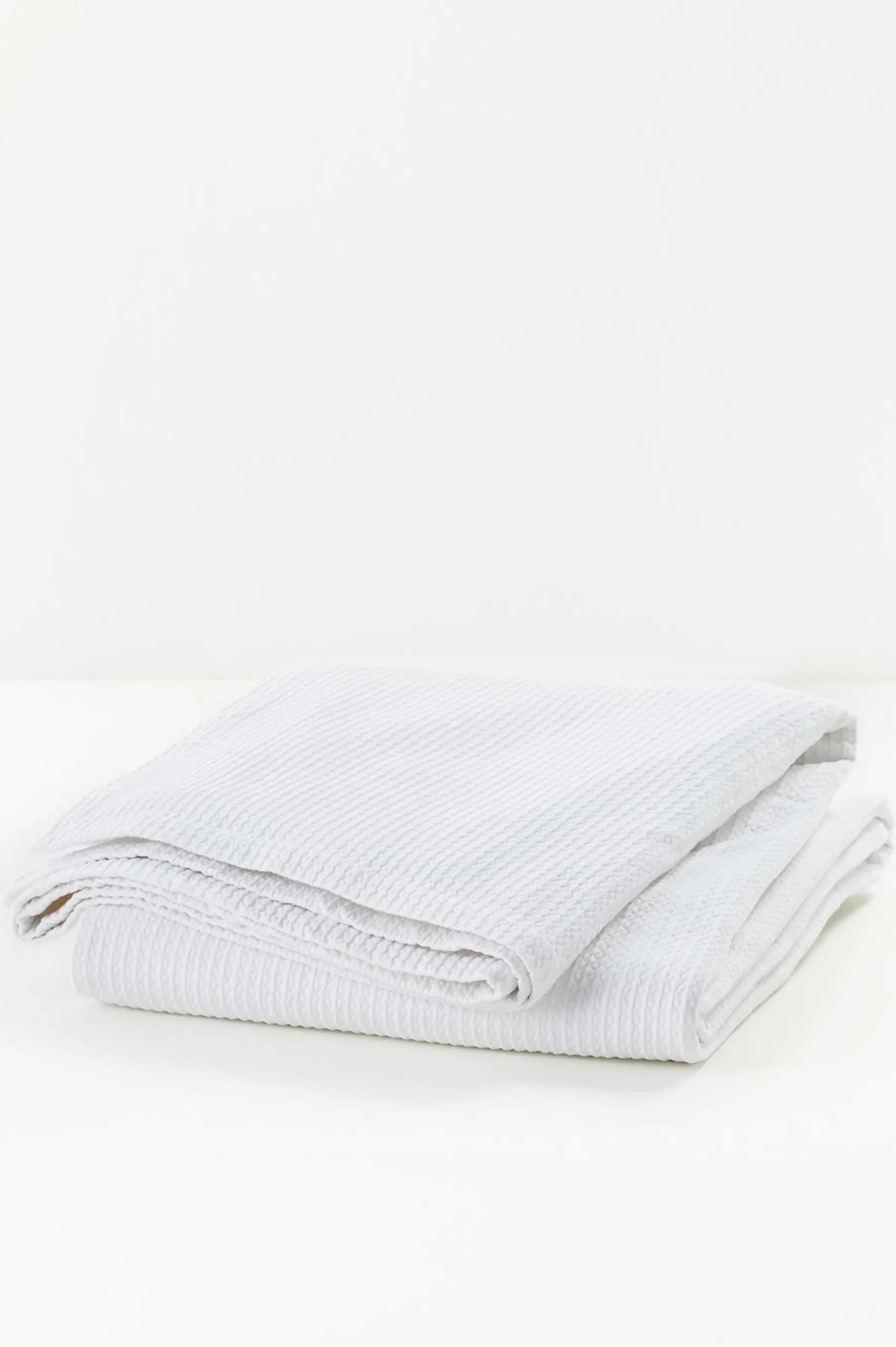 waffle_matelass_quilt_1.webp quilts, coverlets & duvet covers | blankets & throws-Soft Surroundings Waffle Matelassé Quilt White